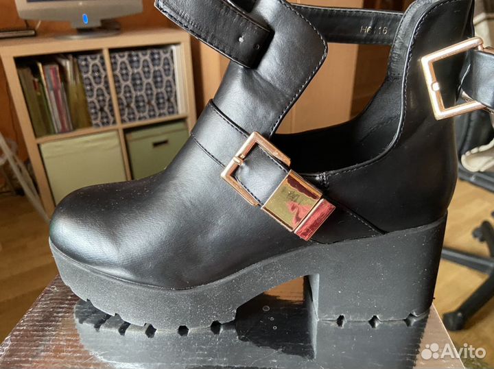 Продам ботинки