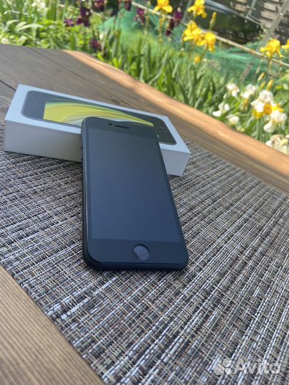 iPhone SE (2020), 64 ГБ