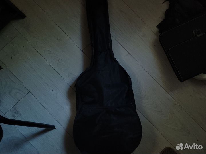 Акустическая гитара