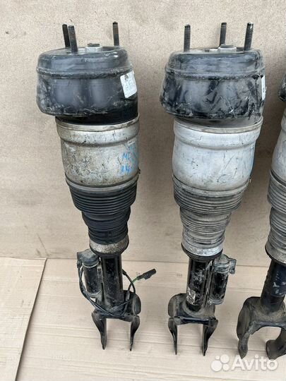 Пневмостойка передняя правая на Mercedes ML GL