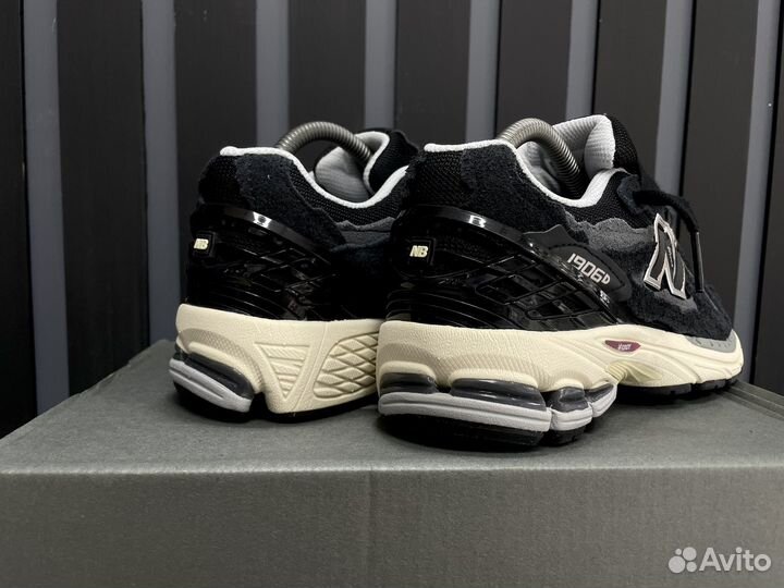 Кроссовки Женские