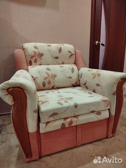 Угловой диван и кресло бу