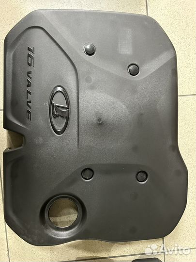 Крышка двигателя