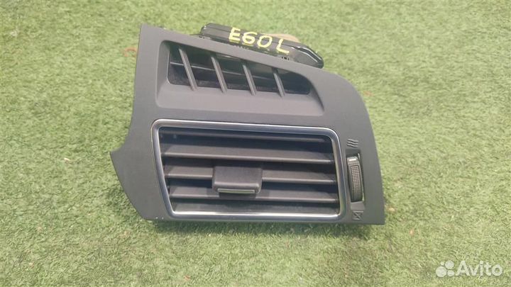 Дефлектор торпедо левый Toyota Verso R2 2017