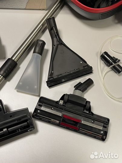 Моющий пылесос Bosch BWD421POW