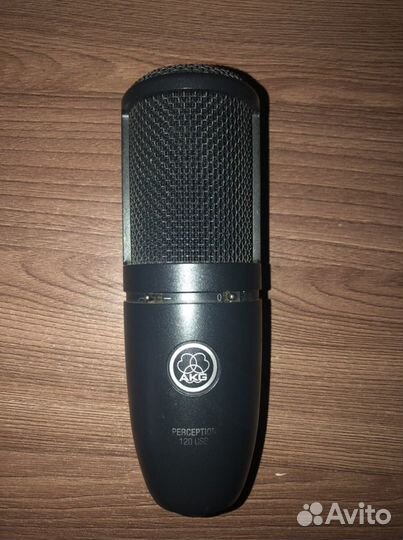 Студийный микрофон AKG P120 USB