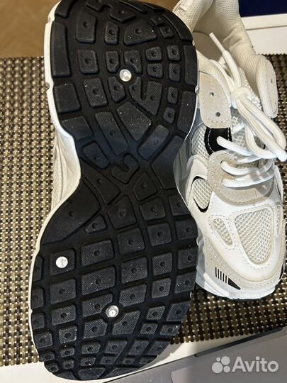 Кроссовки женские 37 размер