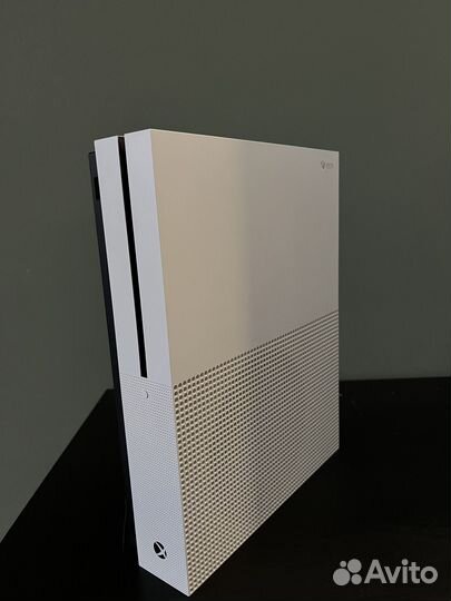 Игровая приставка xbox one s 512gb