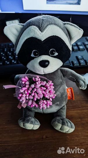 Игрушка енот