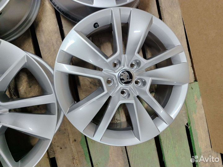 Skoda Octavia оригинал новые R17