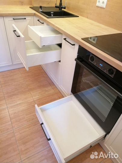 Кухонный гарнитур, кухня новая