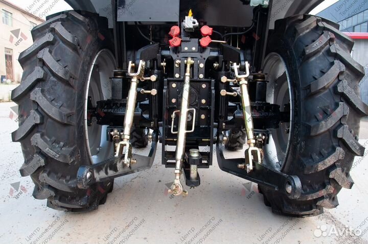 Коммунальный трактор Скаут T-254C с навесным