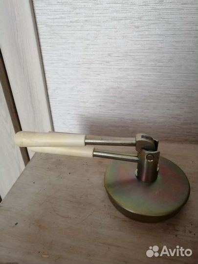 Закаточная машинка для банок