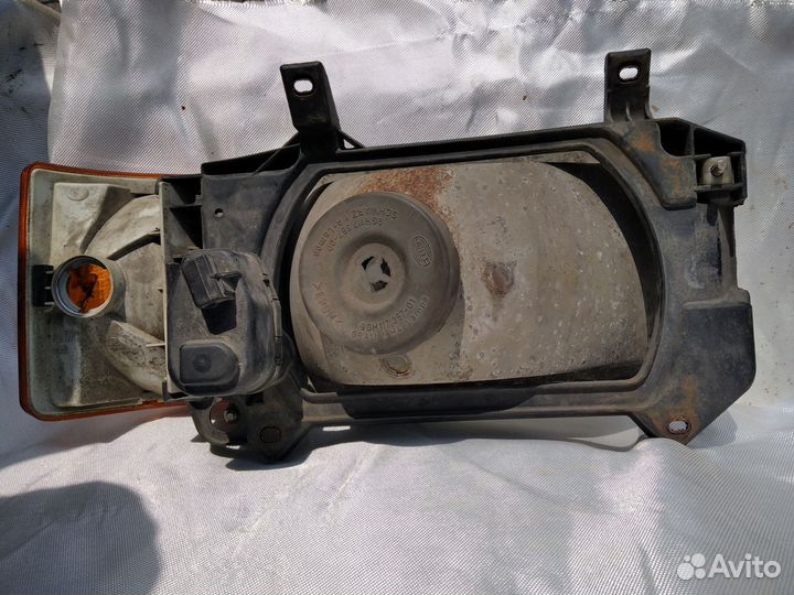Фара левая на volkswagen Т 4