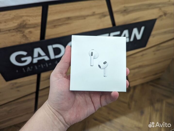 Apple AirPods 3 lighting