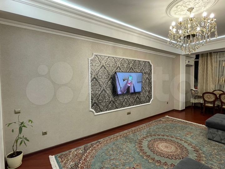 2-к. квартира, 80 м², 3/10 эт.