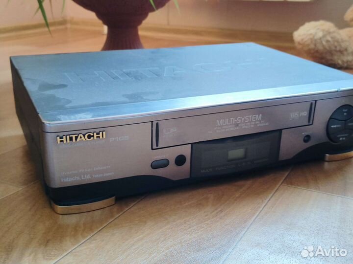 Видеомагнитофон hitachi