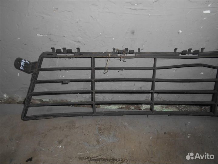 Решетка в бампер центральная от Ford S-MAX 2006-2