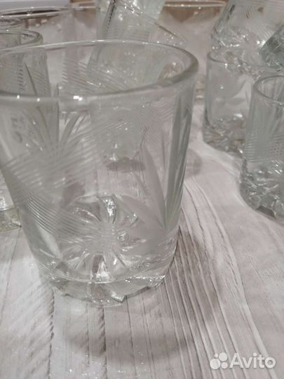 Стеклянные стаканы