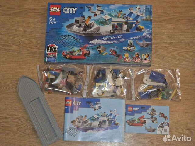 Конструктор Lego City 60277 Катер полицейский