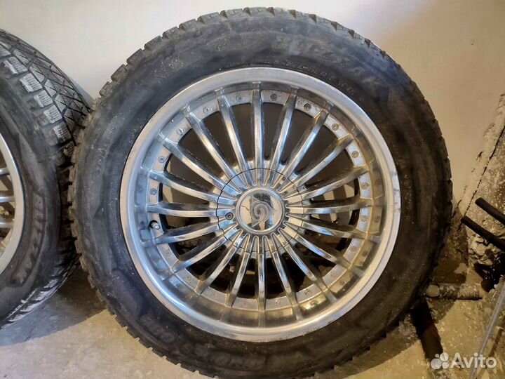 Bridgestone Blizzak DM-V2 235/55 R18 100
