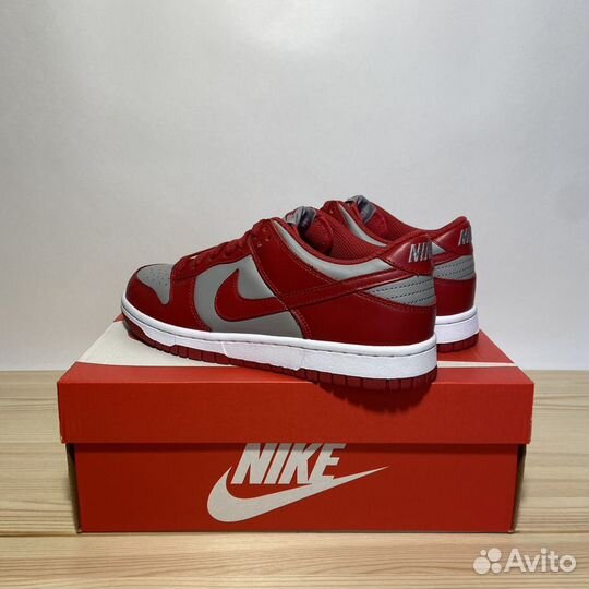 Nike Dunk Low GS Unlv (6Y US - 38.5 EUR)