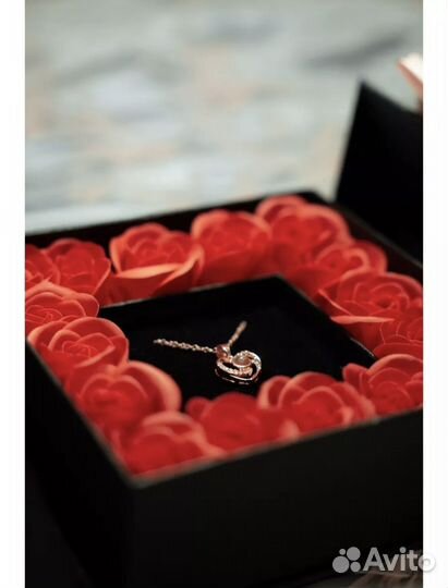 Подарочный набор из роз на 8 марта