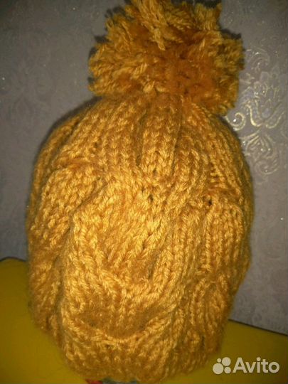 Зимняя шапка с помпоном