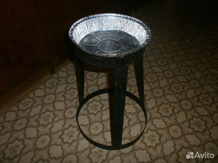 Подставка для кормления собак