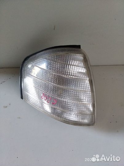 Поворотник правый Мерседес Бенз W 202