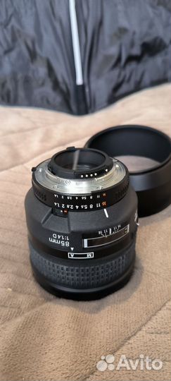 Nikon AF Nikkor 85mm 1:1.4D