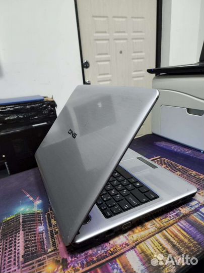 Ноутбук, подойдёт для игр i5-2430M 500gb 8gb