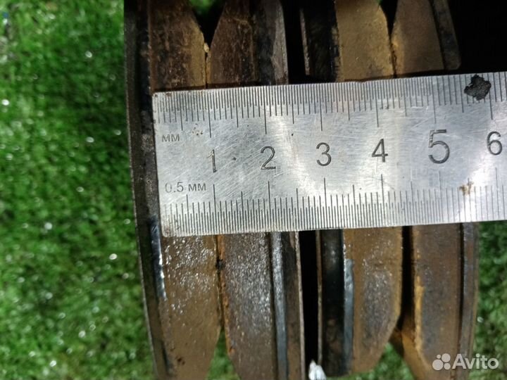 Колодки тормозные задние Volkswagen Golf 5 caxa