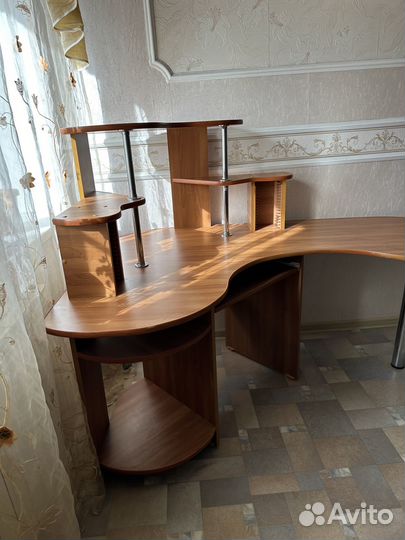 Компьютерный стол