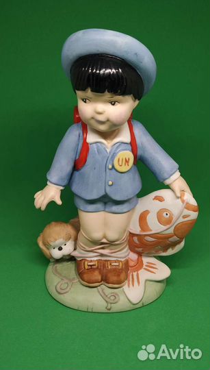 Фарфоровая статуэтка США