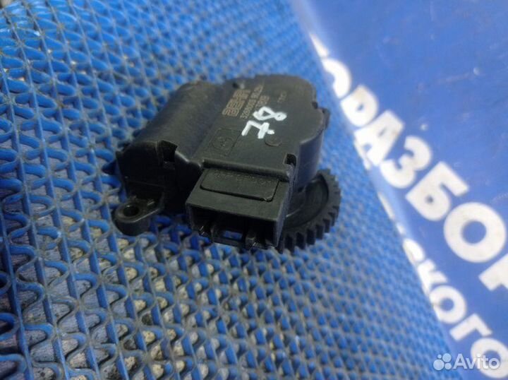 Моторчик заслонок отопителя Volkswagen Polo 5