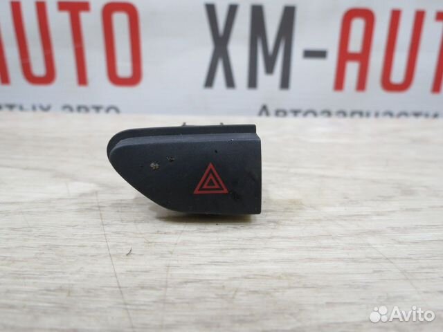 Кнопка аварийной сигнализации Renault Duster