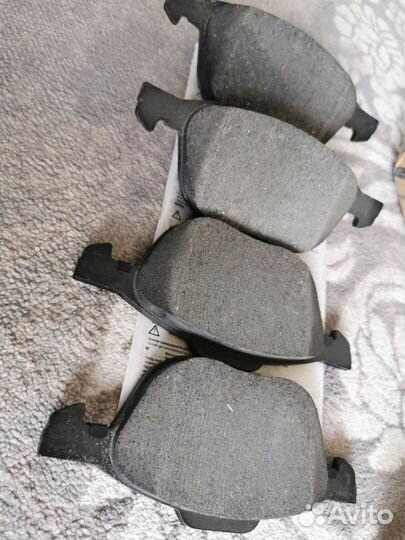 Тормозные колодки на ford focus 3 передние