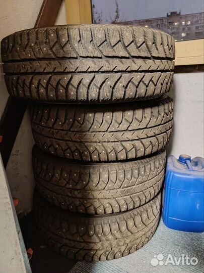 Bridgestone Ice Cruiser 7000 265/70 R16