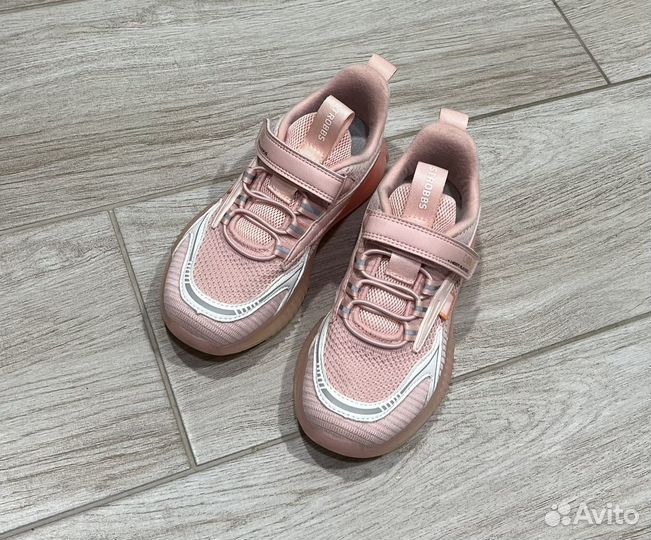 Кроссовки для девочки