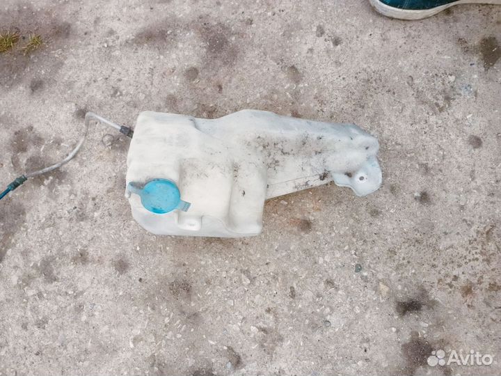 Бачок омывателя Audi 80 B3 1986-1991