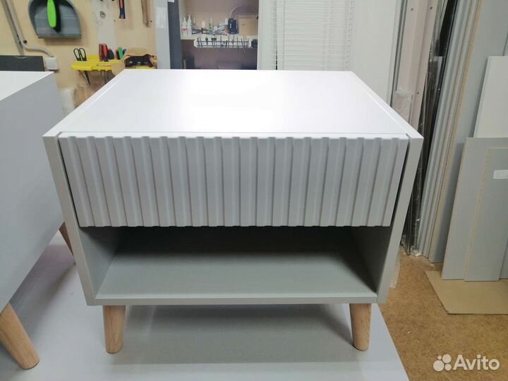 Тумба прикроватная