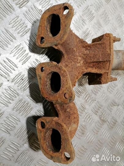 Коллектор выпускной левый Nissan Maxima a32