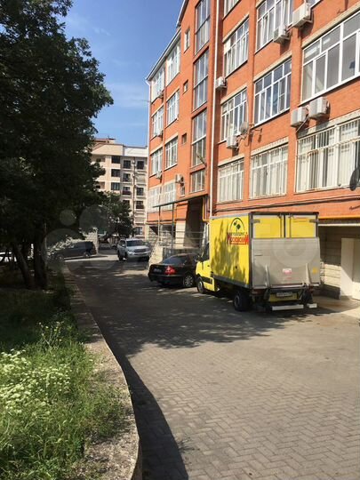 2-к. квартира, 85 м², 2/4 эт.