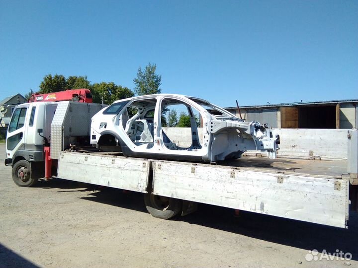 Продам кузов Лада Веста SV cross по частям