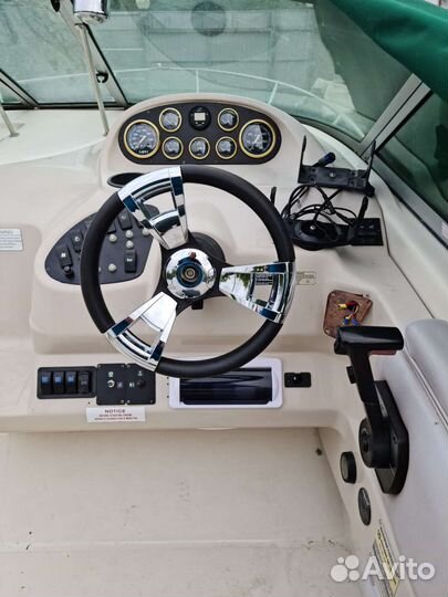 Катер Regal 242 Commodore