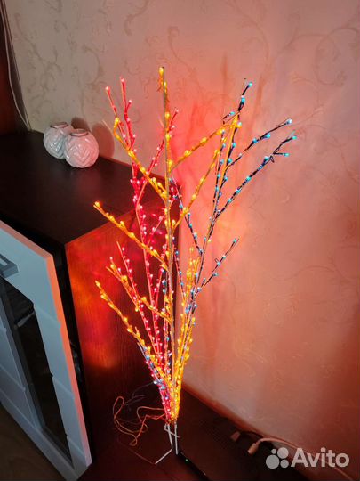 Светящаяся ветка италия