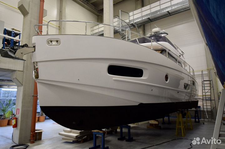 Моторная яхта Azimut Magellano 43, 2015 год