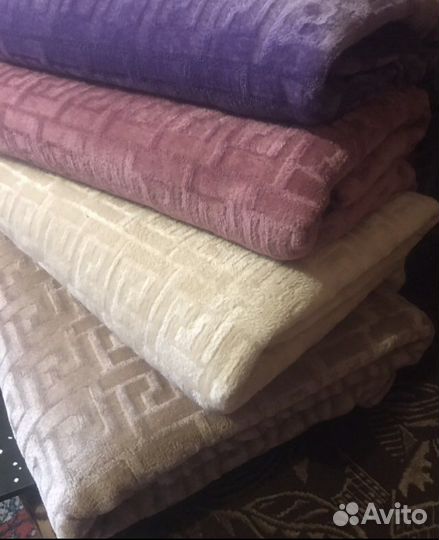 Уютные пледы Версаче