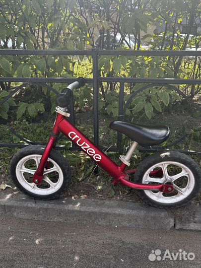 Беговел cruzee красный и зеленый 2 шт